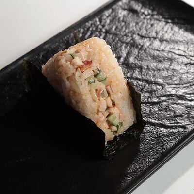 Онигири с курицей в Izmir павильон 2 по цене 1150 ₸