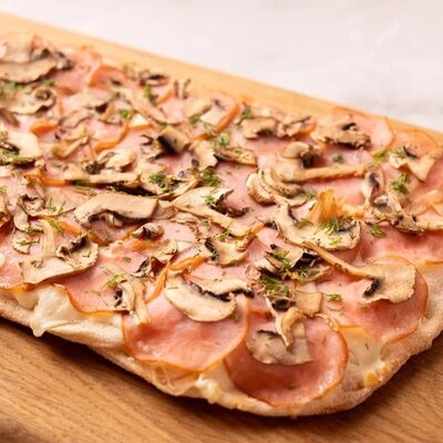 Пицца Ветчина и грибыв PIZZALINI по цене 920 ₽