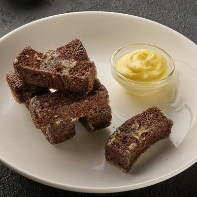Чесночные гренки с соусом айоли в Хмель и солод по цене 329 ₽