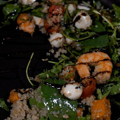 Салат с креветками и тыквой в Чилли ванилли по цене 540 ₽