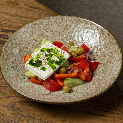 Греческий салат с домашней фетой в БарТо по цене 678 ₽