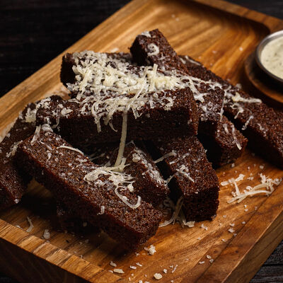 Гренки с пармезаном в Good Company по цене 290 ₽