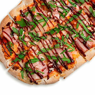 Барбекю в Некруглая пицца и роллы по цене 431 ₽