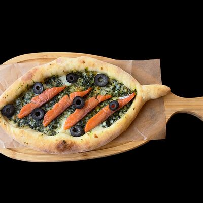 Хачапури с лососем и шпинатом в Хинкальная 63 по цене 550 ₽