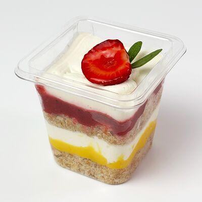 Торт Банан, клубника и тропик в Tortterry по цене 350 ₽