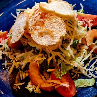 Цезарь с креветкамив Gusto по цене 510 ₽