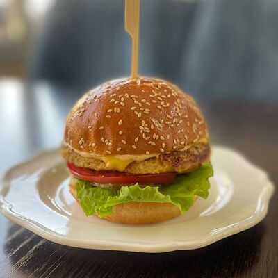 Бургер Чикен Маленький в Настроение вкуса по цене 384 ₽