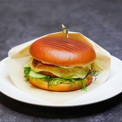 Бургер с креветкойв Больше восьми по цене 620 ₽