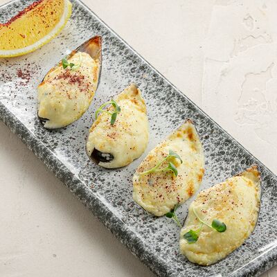 Запечённые мидии под соусом 4 сыра в Шато Винтаж по цене 890 ₽