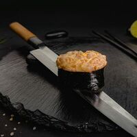 Гункан с лососем 1 шт в Ёжкин ролл