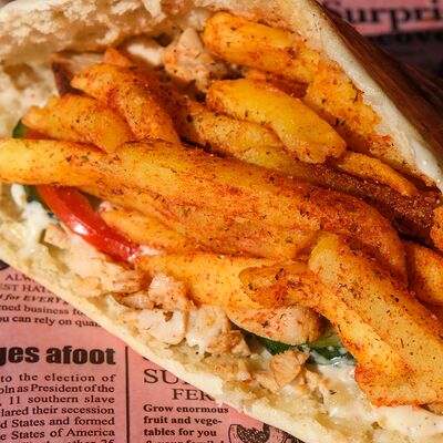 Гиро с курицей в Rush Gyros по цене 199 ₽