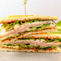 Сэндвич с ветчиной и сыром в БулкаМен