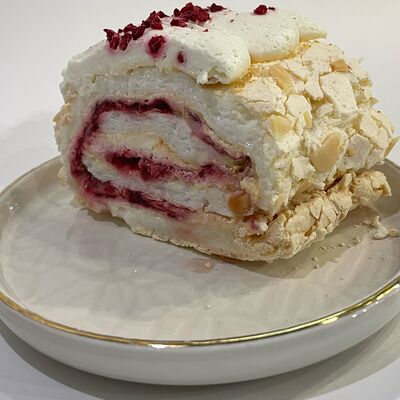 Меренговый рулет в Сахар по цене 310 ₽