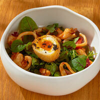 С креветками, кальмарами и шотландским яйцом в River