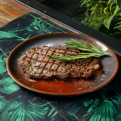 Filet de bœuf в The Jungle по цене 11000 ₣