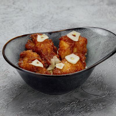 Крылья в медово-чесночном соусе в 19 Лунка по цене 480 ₽