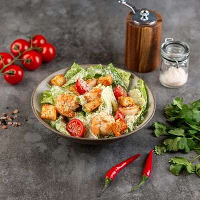Салат Цезарь с креветками в Manny's Burger по цене 780 ₽