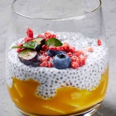 Чиа-пудинг кокосовый с манго и бананом в Terra по цене 15 р.