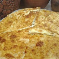 Осетинский пирог с картофелем и сыром в Сандро