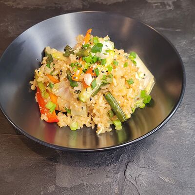 Китайский рис с овощамив Лапшичная ВокБери по цене 379 ₽