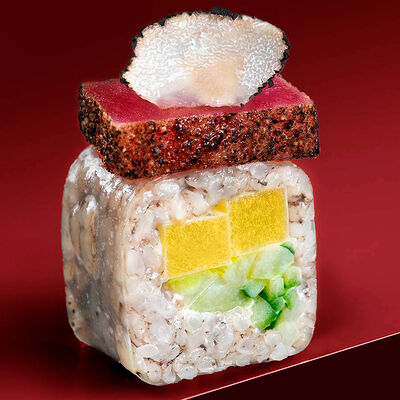 Ролл трюфельный тунец в Osteria Amici по цене 1590 ₽