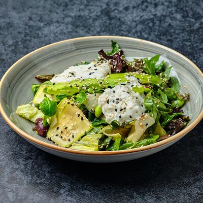 Салат со страчателлой в Mesto Sushi & Grill по цене 680