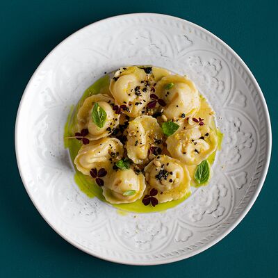 Равиоли с бураттой в Matteos по цене 680 ₽