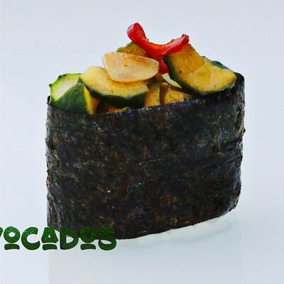 Гункан Битый Огурец в AVOCADOS по цене 39 ₽