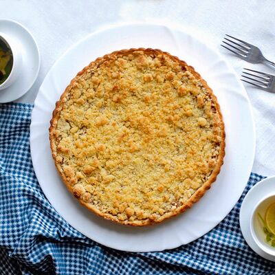 С томлеными яблоками и брусникой (средний) в Машенькины пироги по цене 990 ₽