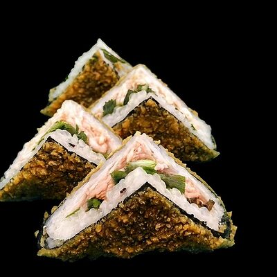 Хот сэндвич-ролл Чикен в Lucky Pizza по цене 549 ₽