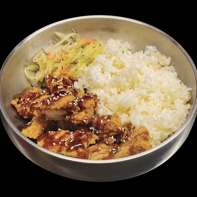 Рис с цыпленком темпура в соусе терияки в Цзао Ван по цене 515 ₽