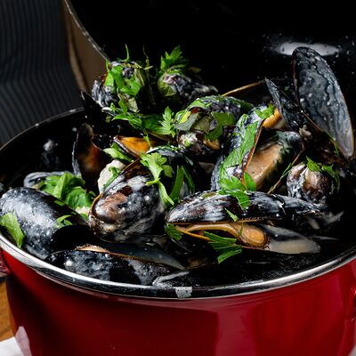 Два кило мидий в Christian по цене 4000 ₽