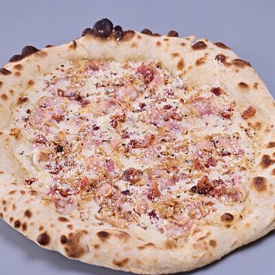 Пицца Карбонарав Итальянцы по цене 450 ₽