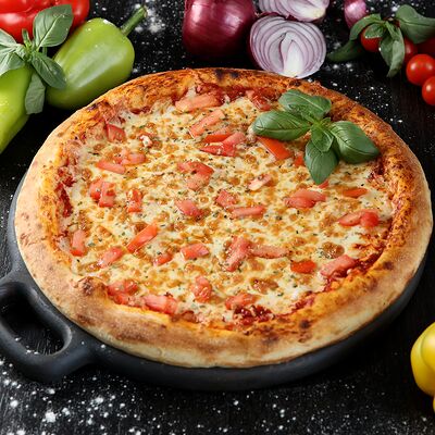 Пицца Маргарита 22 см в Loca Pizza по цене 580 ₽