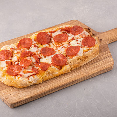 Пицца Пеперони в Мечтатели по цене 535 ₽