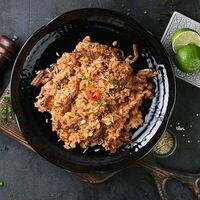 Жареный рис с говядиной и овощами в Hungry Dragon