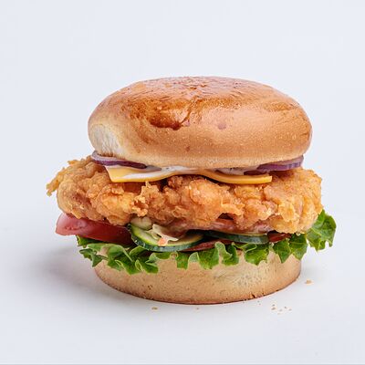 Krispy Chicken Бургер в PINTA Bar & Grill по цене 3990 ₸