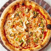 Пицца с морями в Lounge Trattoria Pizza Bar
