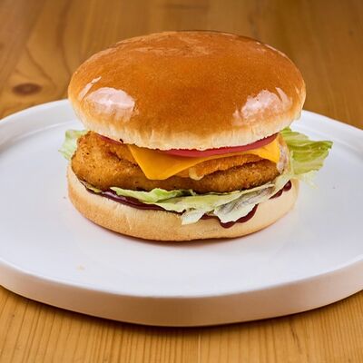 Чикенбургер в 4 сыра по цене 680 ₽