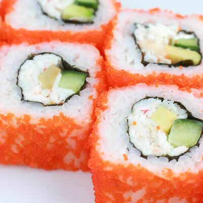 Ролл Калифорния с крабом в IONOTO по цене 460 ₽