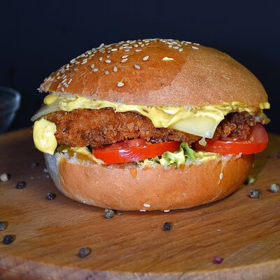 Бургер Mr. Chiken в Mr. Grill по цене 470 ₽