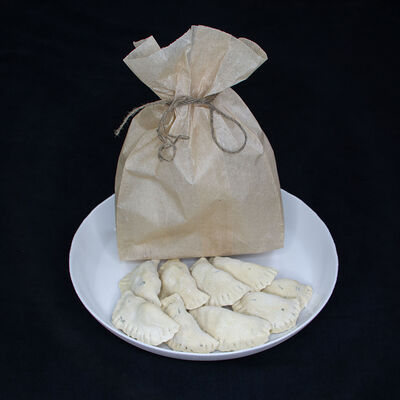 Вареники домашние полуфабрикат в Хлебосол по цене 200 ₽