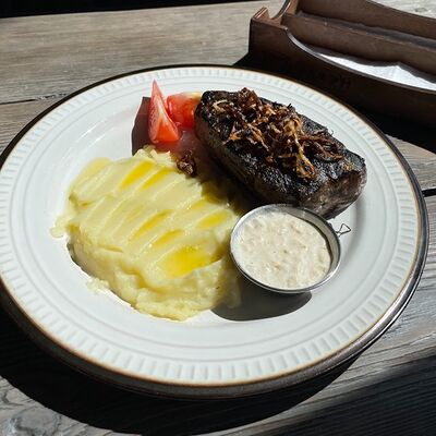 Стейк из говяжьей печени в Пельмэн по цене 510 ₽