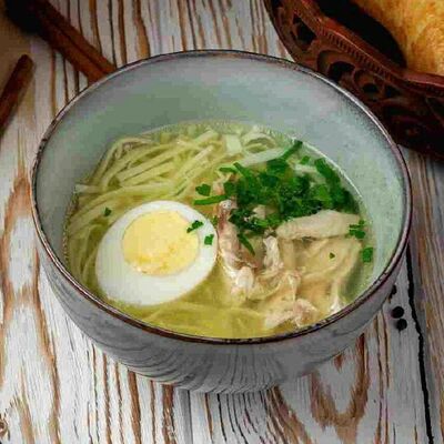 Суп-лапша с домашней курочкой в Тут харчо по цене 420 ₽