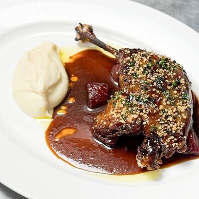 Запеченная утиная ножка в Современники по цене 1340 ₽