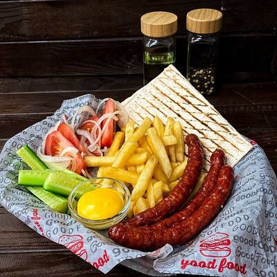 Колбаски с картофелем фри в Good Food по цене 508 ₽