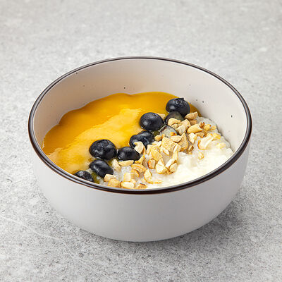 Каша рисовая с манговым кули и кешью в Vaffel Норвежские вафли, завтраки, кофе по цене 460 ₽