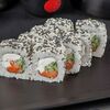 Ролл Аляска со свежим лососем в сливочном сыре и кунжуте в Fast Япония Premium Sushi по цене 472