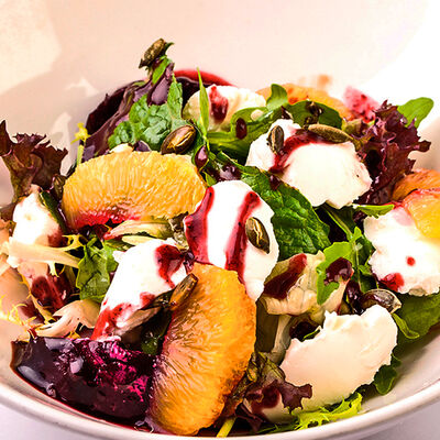 Салат со свеклой и творожным сыром в Goodman по цене 250