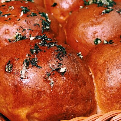 Булочка чесночная в Кондитерская Эклер по цене 41 ₽